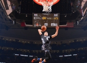 开云体育中国官网-雄鹿强势晋级火箭，文班亚马点燃赛场